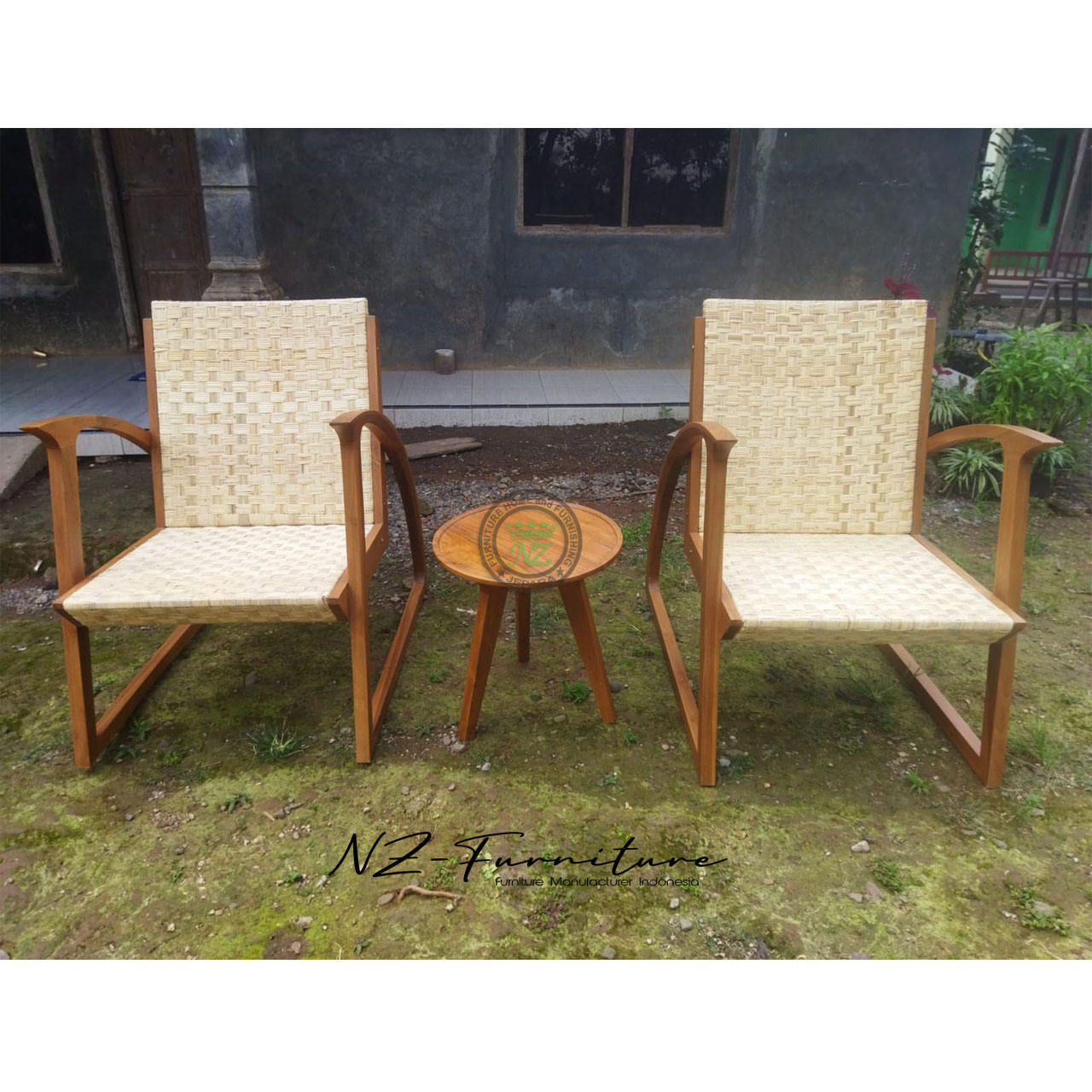 Kursi Rotan Unik Untuk Dekorasi Teras